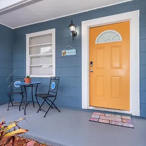 Forever Summer - Entire House! With King Bed! Holiday home Clearwater